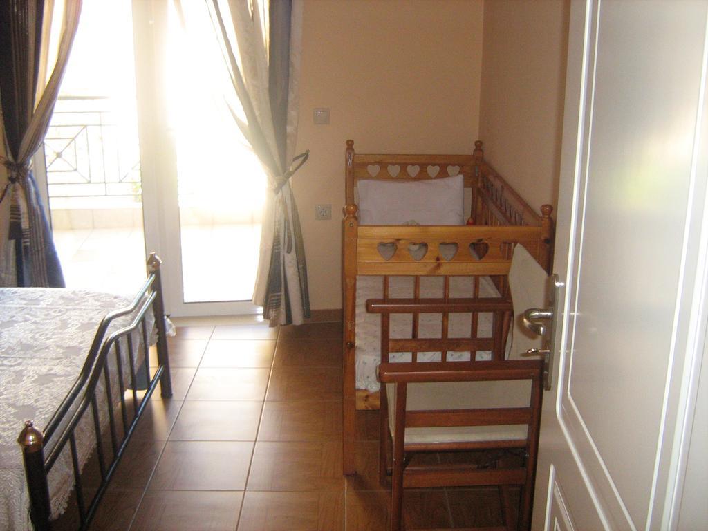 Filoxenia Apartman Levídi Szoba fotó